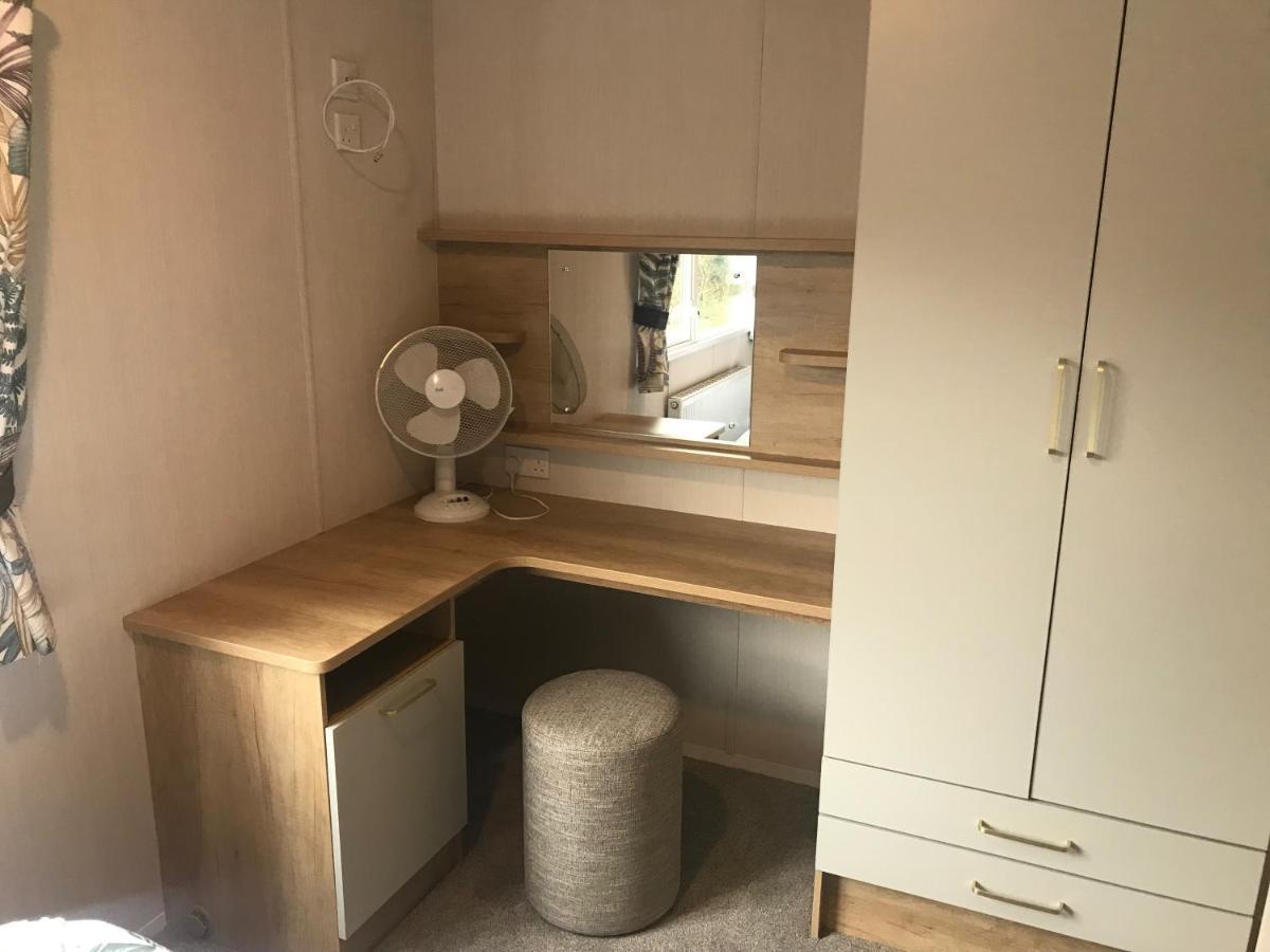Flamingo Land Private Caravan - No 8 Cedarwood Hotel Kirby Misperton Exterior photo
